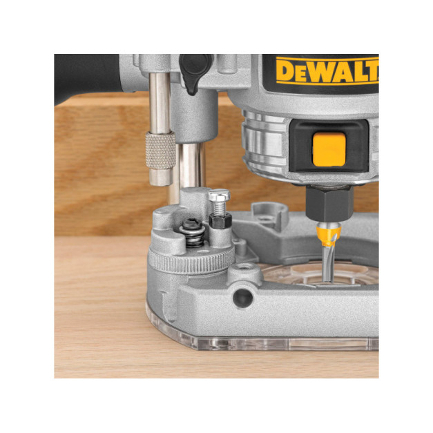 DEWALT Felsőmaró 900 W D26203