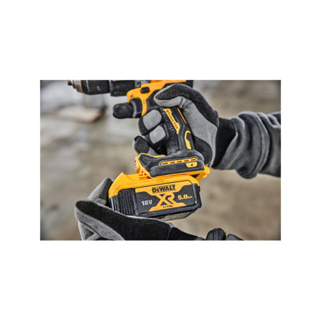 DEWALT Akkus fúrócsavarozó 18 V szénkefe nélküli (2 x 5,0 Ah akku + töltő + TSTAK) DCD805P2T
