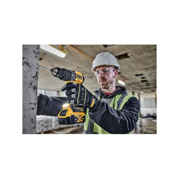DEWALT Akkus fúrócsavarozó 18 V szénkefe nélküli (2 x 5,0 Ah akku + töltő + TSTAK) DCD805P2T