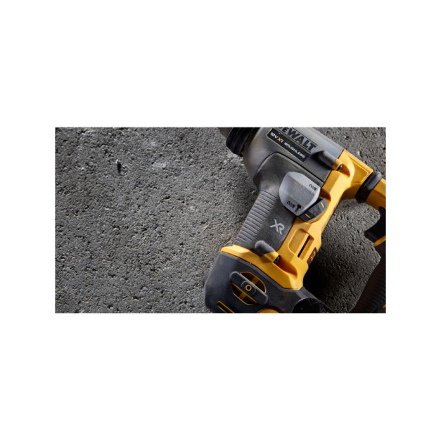 DEWALT Akkus fúrókalapács 18 V szénkefe nélküli (2 x 2,0 Ah akku + töltő) DCH172D2