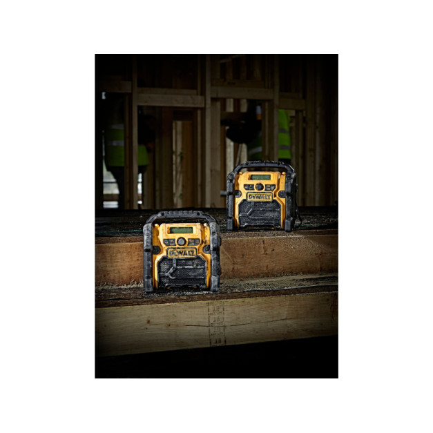 DEWALT Akkus rádió 12-18 V (akku + töltő nélkül) DCR019