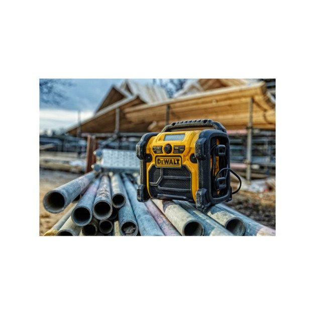 DEWALT Akkus rádió 12-18 V (akku + töltő nélkül) DCR020