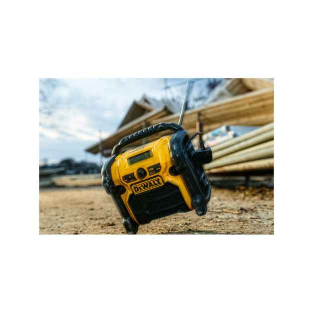 DEWALT Akkus rádió 12-18 V (akku + töltő nélkül) DCR020
