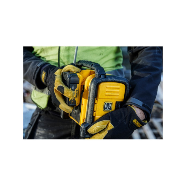 DEWALT Akkus rádió 12-18 V (akku + töltő nélkül) DCR020