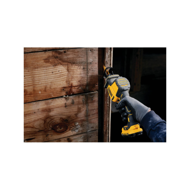DEWALT Akkus szablyafűrész 12 V szénkefe nélküli (2 x 2,0 Ah akku + töltő) DCS312D2