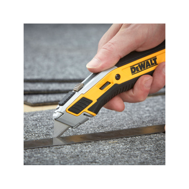 DEWALT Visszahúzható trapéz pengés kés