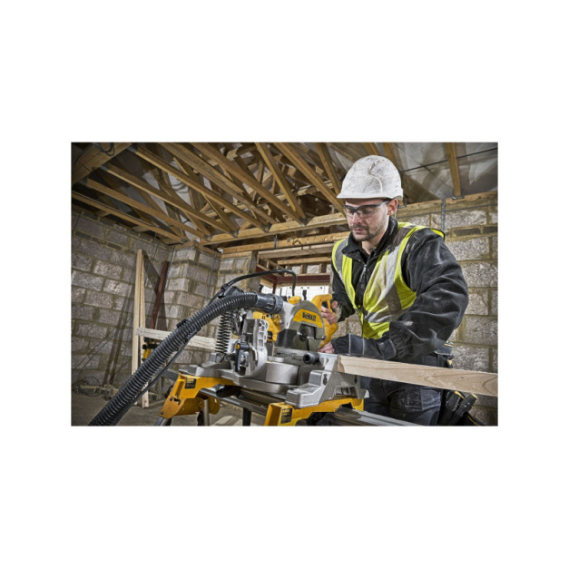 DEWALT Gérvágó 1800 W DWS777