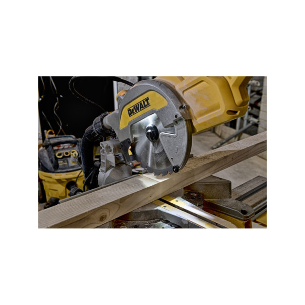 DEWALT Gérvágó 1800 W DWS777