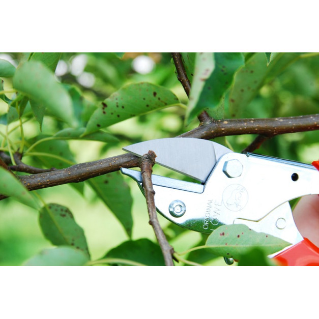 Löwe rávágós metszőolló hajlított nyéllel (L5127)