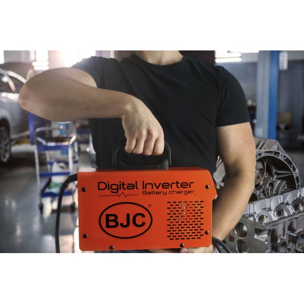 BJC BC-600 inverteres akkumulátor töltő és indító 