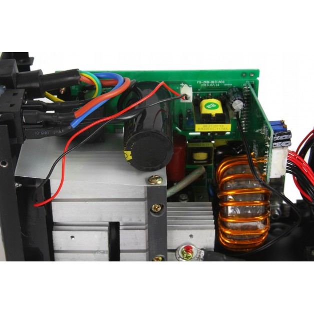 BJC BC-400 inverteres akkumulátor töltő és indító 400A, 12V / 24V