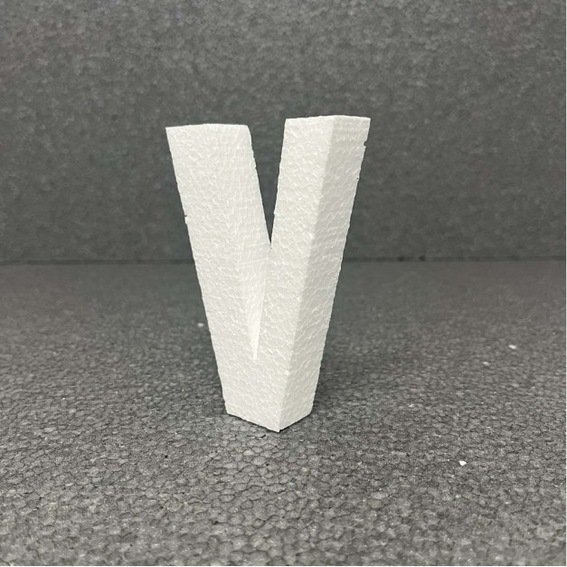 Polisztirol 3D V betű, 11 cm 
