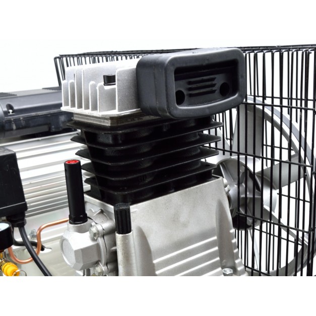 Geko 100 literes olajos álló kompresszor 390 l/perc, 8 bar, 230V