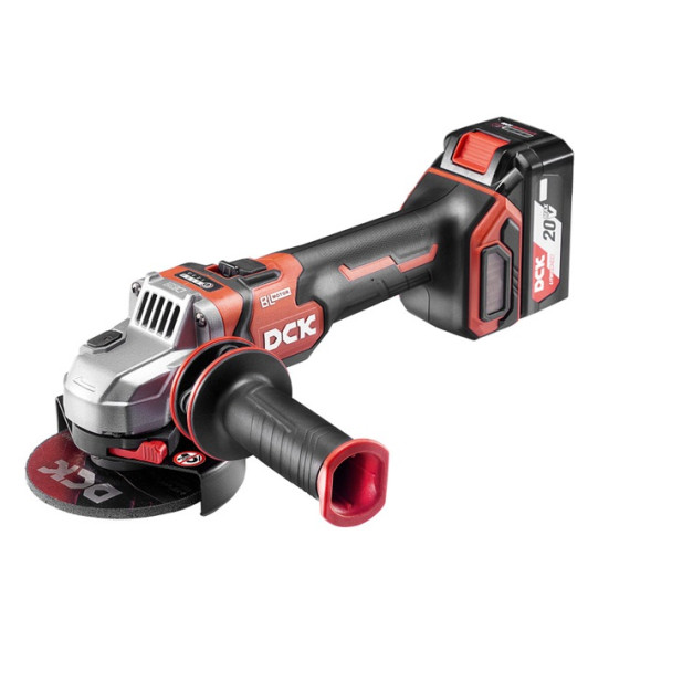 DCK Akkus sarokcsiszoló 125 mm szénkefe nélküli 20 V (1 db x 5,0 Ah akku + töltő)