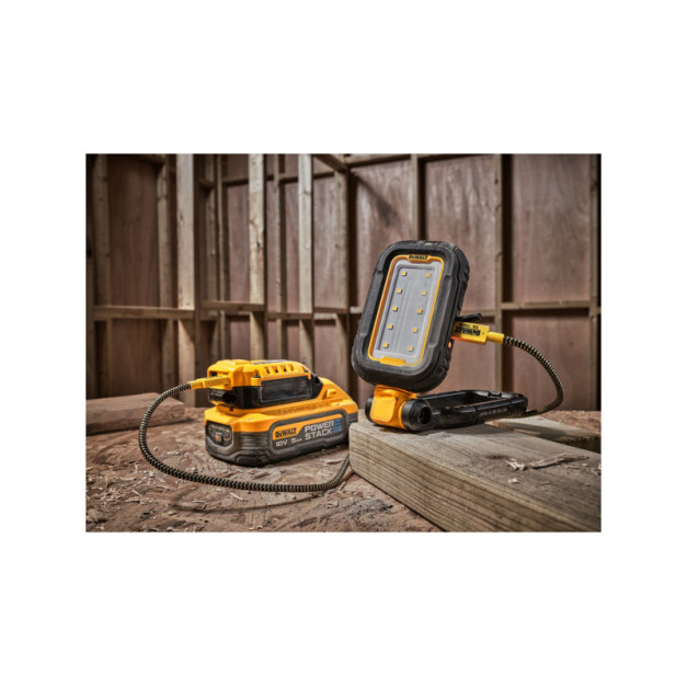 DEWALT Akkus LED lámpa 3,6V USB-C újratölthető, 360°-ban forgatható fej 1000 lumen