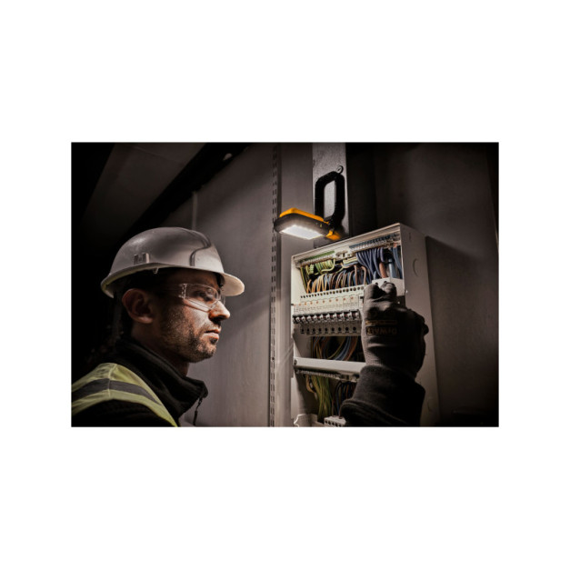DEWALT Akkus LED lámpa 3,6V USB-C újratölthető, 360°-ban forgatható fej 1000 lumen